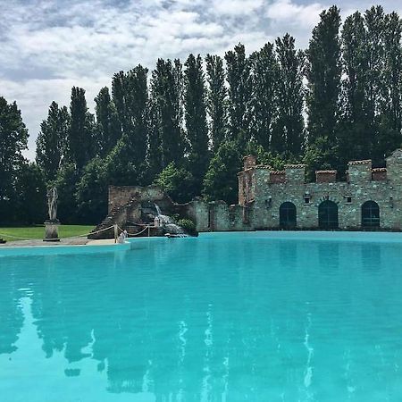 Tenuta Il Tenchio Hotel Lacchiarella Esterno foto