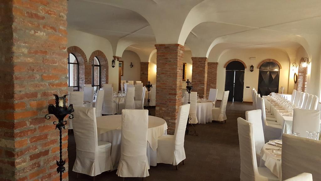 Tenuta Il Tenchio Hotel Lacchiarella Esterno foto