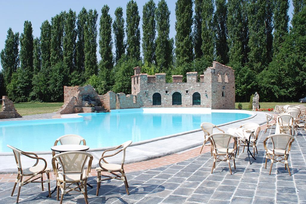 Tenuta Il Tenchio Hotel Lacchiarella Esterno foto